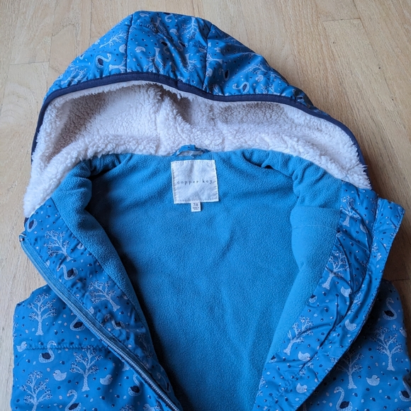 Copper Key girl's hooded puffer vest with swan print - Picture 12 of 14